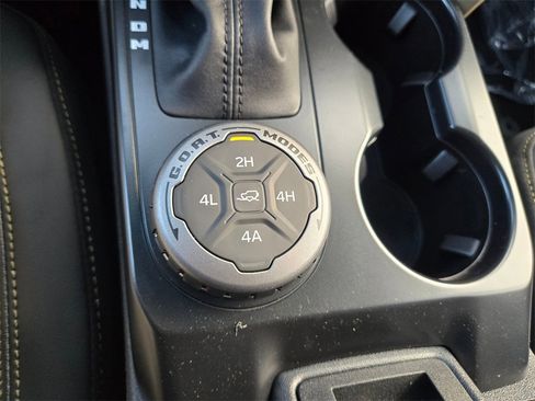 New 2025 Ford Bronco Badlands image 17