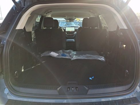 New 2026 Ford Explorer Active image 20