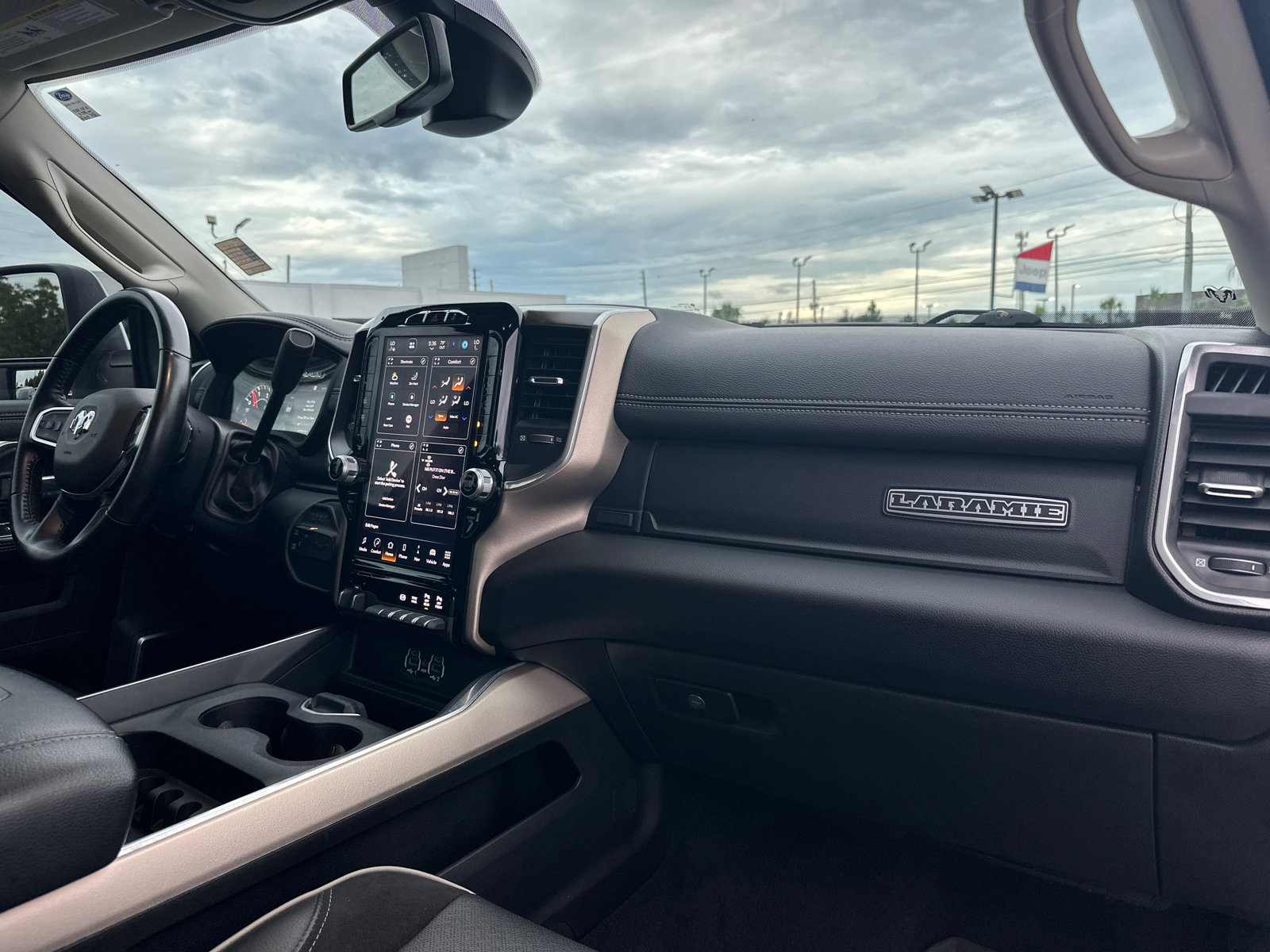 Used 2024 RAM 2500 Laramie AWD/4WD image 20