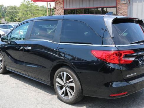 Used 2021 Honda Odyssey Touring image 5