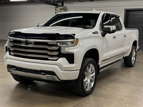 Used 2022 Chevrolet Silverado 1500 High Country w/ High Country Premium Package image 3