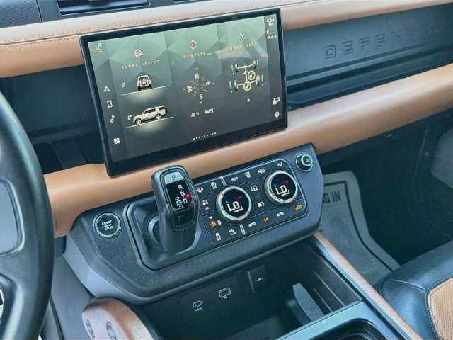 Used 2023 Land Rover Defender 130 X AWD/4WD image 27