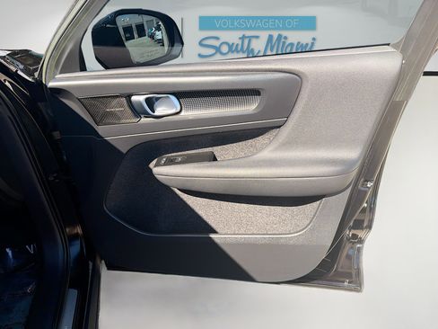 Used 2022 Volvo XC40 T5 R-Design w/ Advanced Package image 34