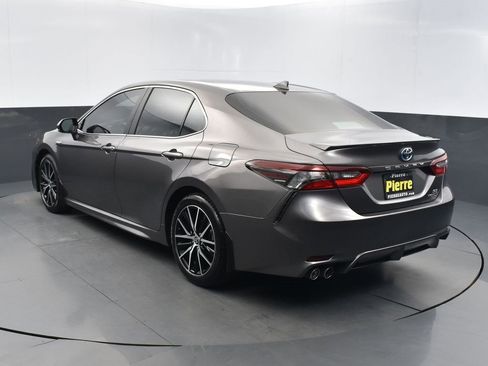 Used 2021 Toyota Camry SE image 7