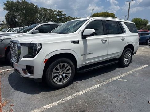 Used 2023 GMC Yukon Denali AWD/4WD image 5