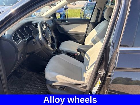 Used 2019 Volkswagen Tiguan SE w/ Panoramic Sunroof Package AWD/4WD image 14