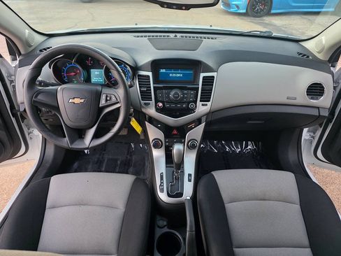 Used 2016 Chevrolet Cruze LS FWD image 22