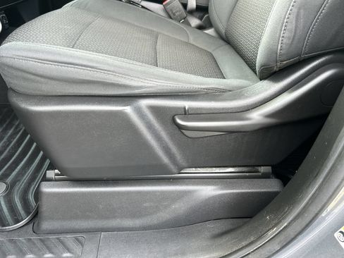 Used 2019 Chevrolet Silverado 1500 Custom w/ Custom Value Package AWD/4WD image 24