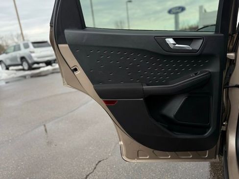 Certified 2020 Ford Escape SE image 15