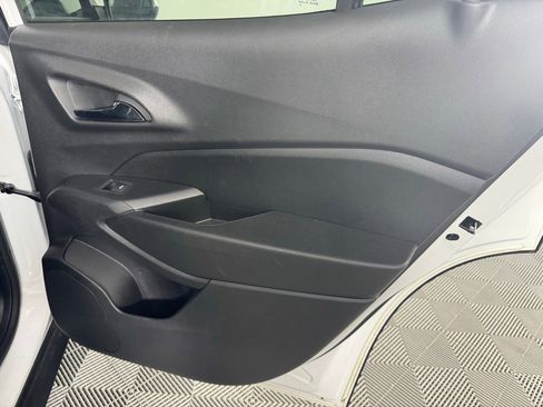 Used 2025 Chevrolet Trax LT w/ LT Convenience Package FWD image 39