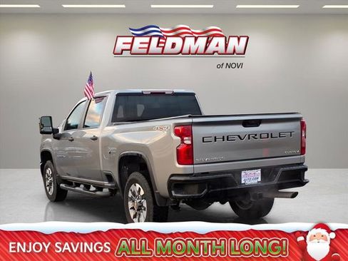 Used 2024 Chevrolet Silverado 2500 Custom w/ Custom Value Package image 3