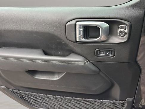 Used 2023 Jeep Gladiator Overland w/ Popular Equipment Package image 15