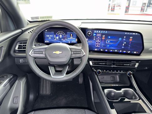 New 2026 Chevrolet Traverse LT FWD image 16