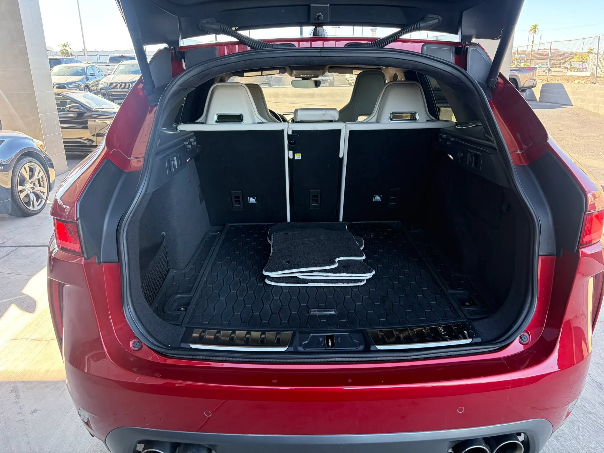 Used 2020 Jaguar F-PACE SVR AWD/4WD image 8