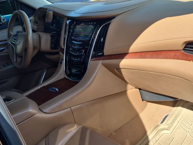 Used 2016 Cadillac Escalade Platinum AWD/4WD image 25