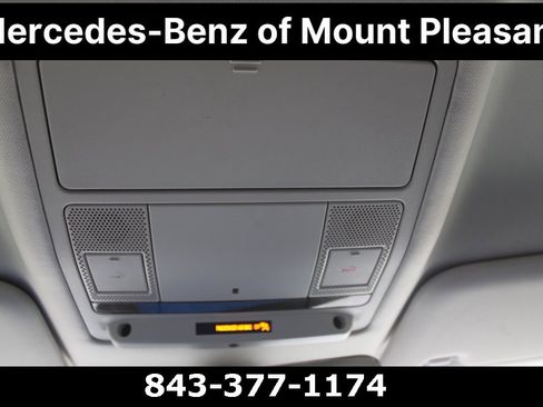 Used 2022 Land Rover Defender 110 image 45