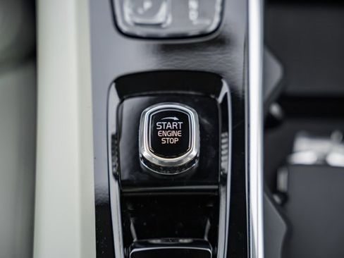 New 2026 Volvo XC60 B5 Ultra w/ Protection Package Premier image 27