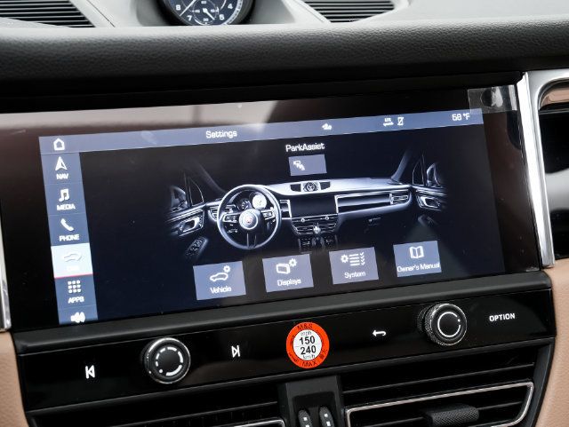 Certified 2026 Porsche Macan AWD/4WD image 19