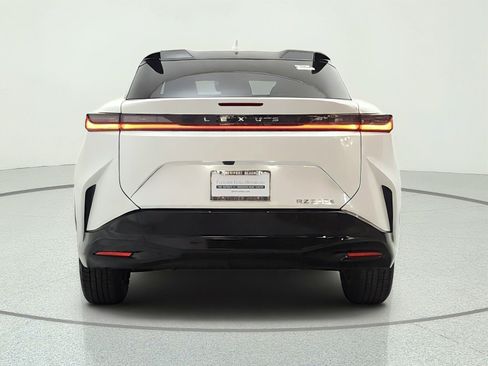 Used 2025 Lexus RZ 300e FWD image 6