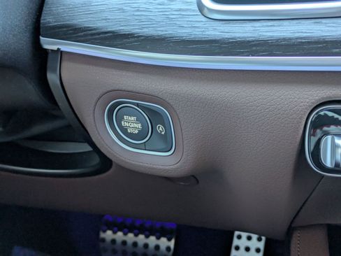 New 2026 Mercedes-Benz GLS 580 4MATIC image 17