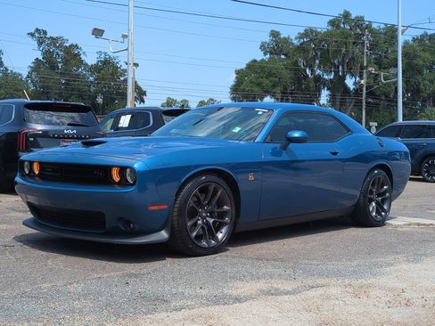 Used 2021 Dodge Challenger R/T Scat Pack w/ Driver Convenience Group RWD image 2