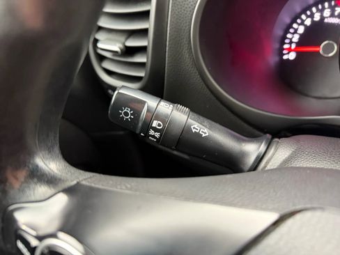 Used 2015 Kia Soul + image 17