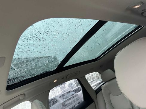 New 2026 Volvo XC60 T8 Ultra w/ Protection Package Premier image 23