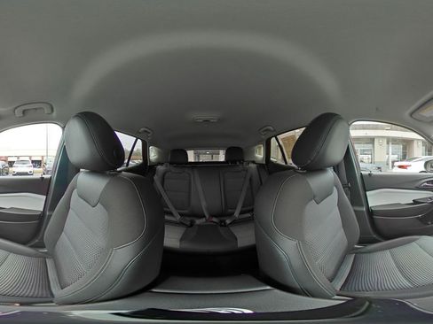 Used 2025 Chevrolet Trax LT w/ LT Convenience Package image 42