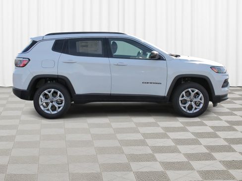 New 2026 Jeep Compass Latitude image 31