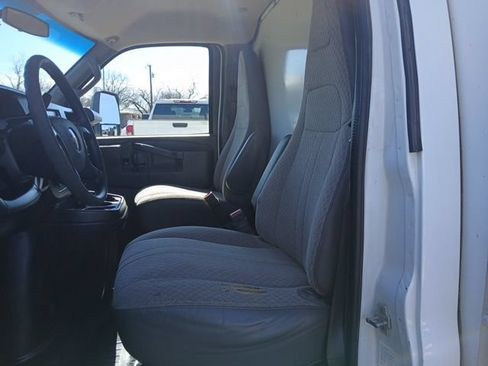Used 2016 GMC Savana 3500 Extended RWD image 15