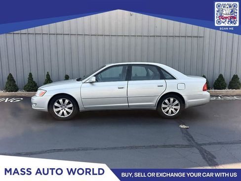 Used 2000 Toyota Avalon XLS FWD image 1