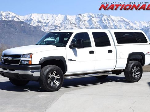 Used 2007 Chevrolet Silverado 2500 W/T w/ Heavy-Duty Power Package AWD/4WD image 1