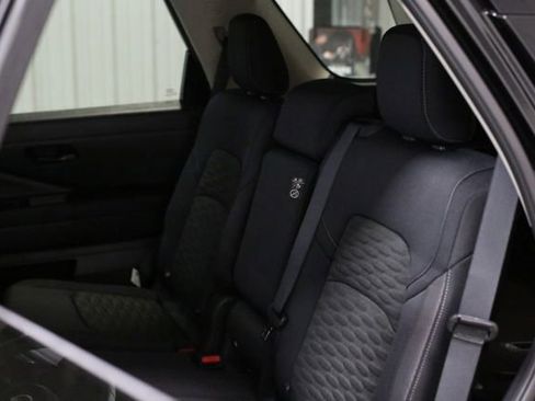 New 2025 Nissan Pathfinder SV image 21