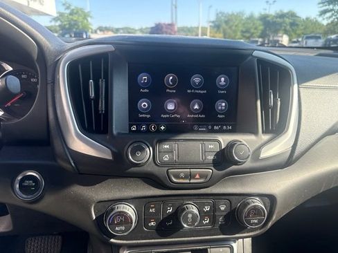 Used 2024 GMC Terrain SLT AWD/4WD image 14