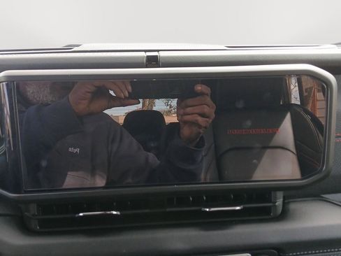 Used 2024 Jeep Wrangler Unlimited Rubicon w/ Capability Package image 16