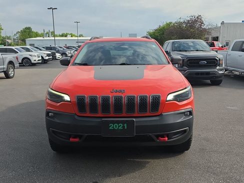 Used 2021 Jeep Cherokee Trailhawk w/ Comfort & Convenience Group AWD/4WD image 8