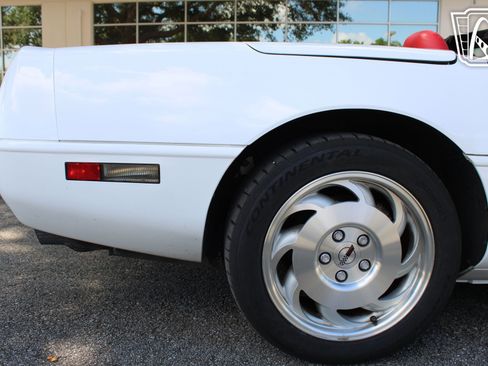 Used 1995 Chevrolet Corvette Convertible RWD image 33