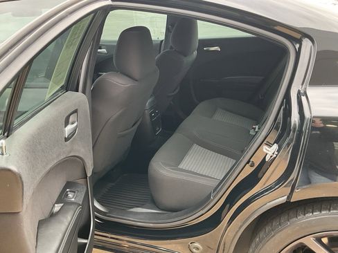 Used 2020 Dodge Charger SXT w/ Blacktop Package image 9