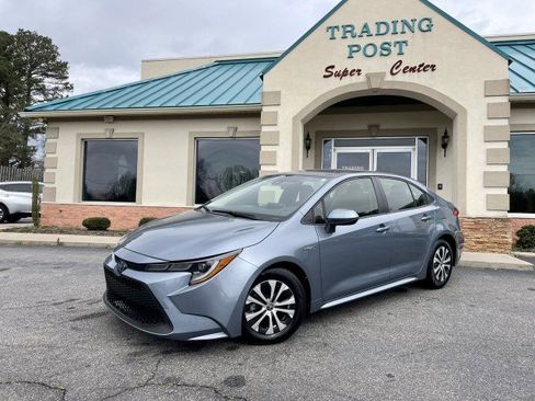 Used 2021 Toyota Corolla LE image 2