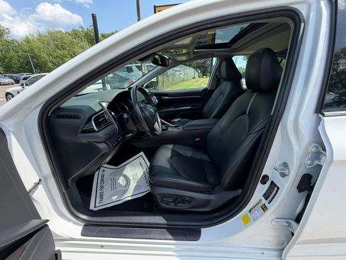 Used 2021 Toyota Camry XSE FWD image 10