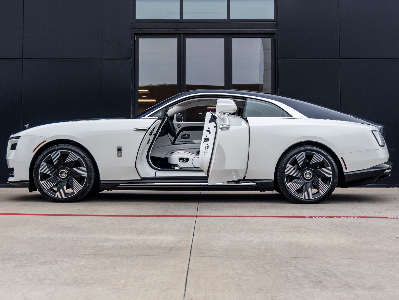 Certified 2026 Rolls-Royce Spectre w/ Spectre Enhancement Package AWD/4WD image 11