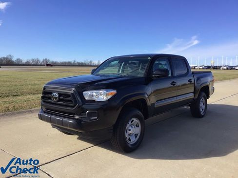 Used 2023 Toyota Tacoma SR image 8