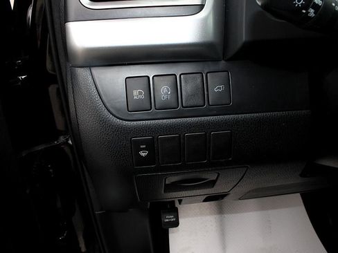 Used 2018 Toyota Highlander XLE image 10