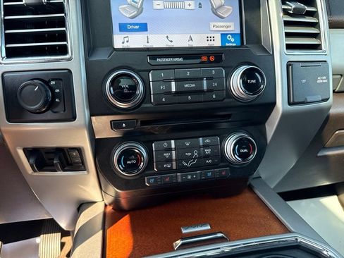 Used 2017 Ford F250 King Ranch w/ King Ranch Ultimate Package AWD/4WD image 40