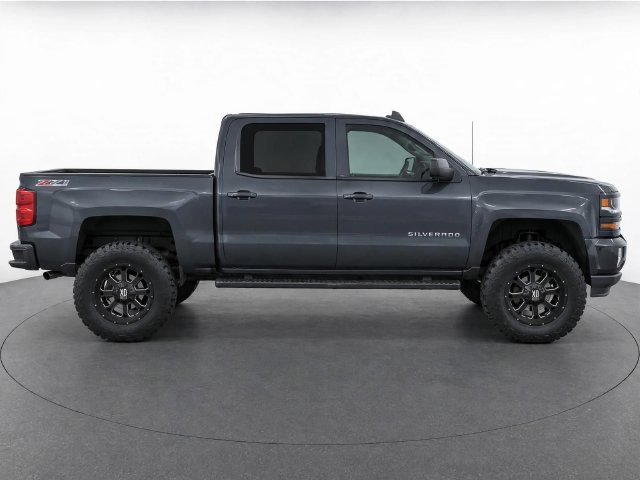 Used 2017 Chevrolet Silverado 1500 LT w/ All Star Edition AWD/4WD image 4
