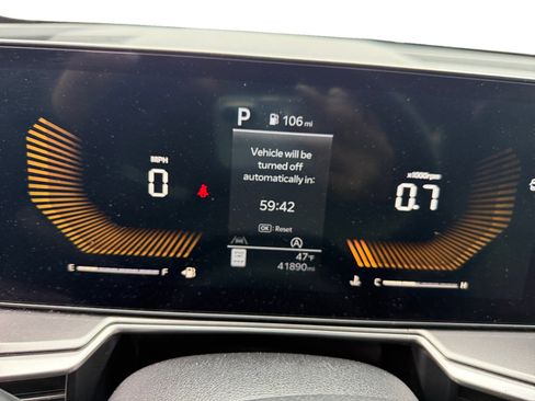 Used 2024 Kia Sorento S image 11