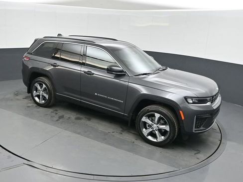 New 2026 Jeep Grand Cherokee Limited w/ Trailer Tow Package RWD image 28