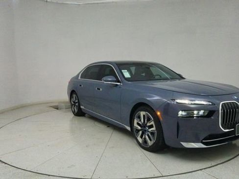 Used 2023 BMW i7 xDrive60 image 72