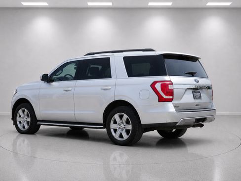 Used 2019 Ford Expedition XLT w/ Equipment Group 202A RWD image 5