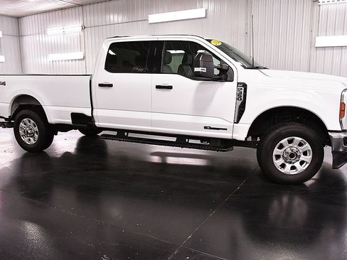 Used 2024 Ford F350 XLT image 8